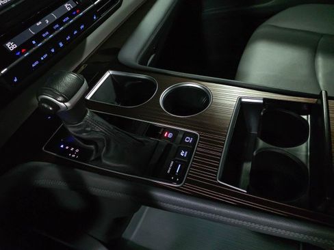 Used 2024 Toyota Sienna XLE w/ XLE Plus Package AWD/4WD image 30