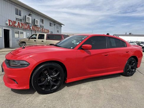 Used 2019 Dodge Charger GT image 2