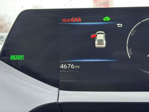 Used 2025 Toyota Prius XLE image 13