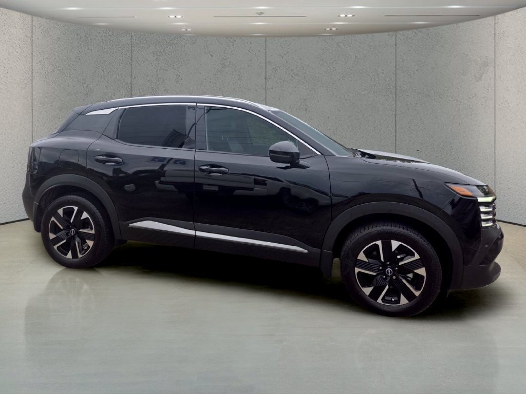 Used 2025 Nissan Kicks SR w/ Illumination Package AWD/4WD image 6