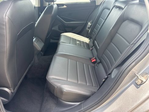 Used 2024 Volkswagen Jetta SE FWD image 20