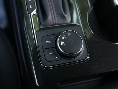 Used 2025 Chevrolet Blazer RS FWD image 19