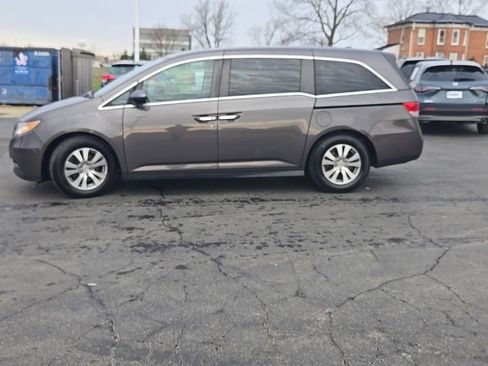 Used 2016 Honda Odyssey SE image 4