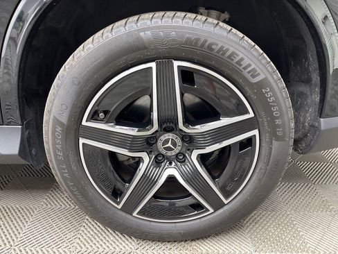 Used 2025 Mercedes-Benz GLC 300 4MATIC image 6