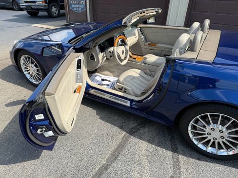 Used 2005 Cadillac XLR image 31