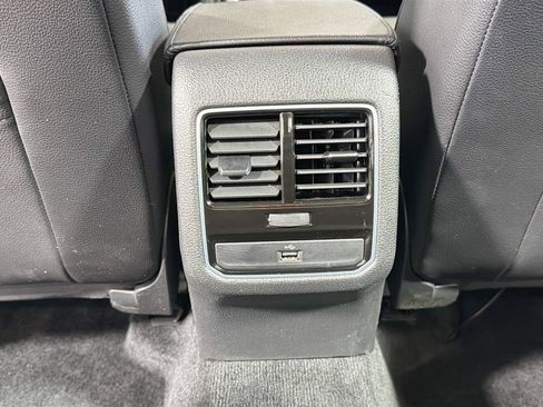 Used 2018 Volkswagen Passat 2.0T SE FWD image 26