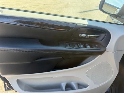 Used 2015 Dodge Grand Caravan SXT w/ UConnect Hands-Free Group image 10