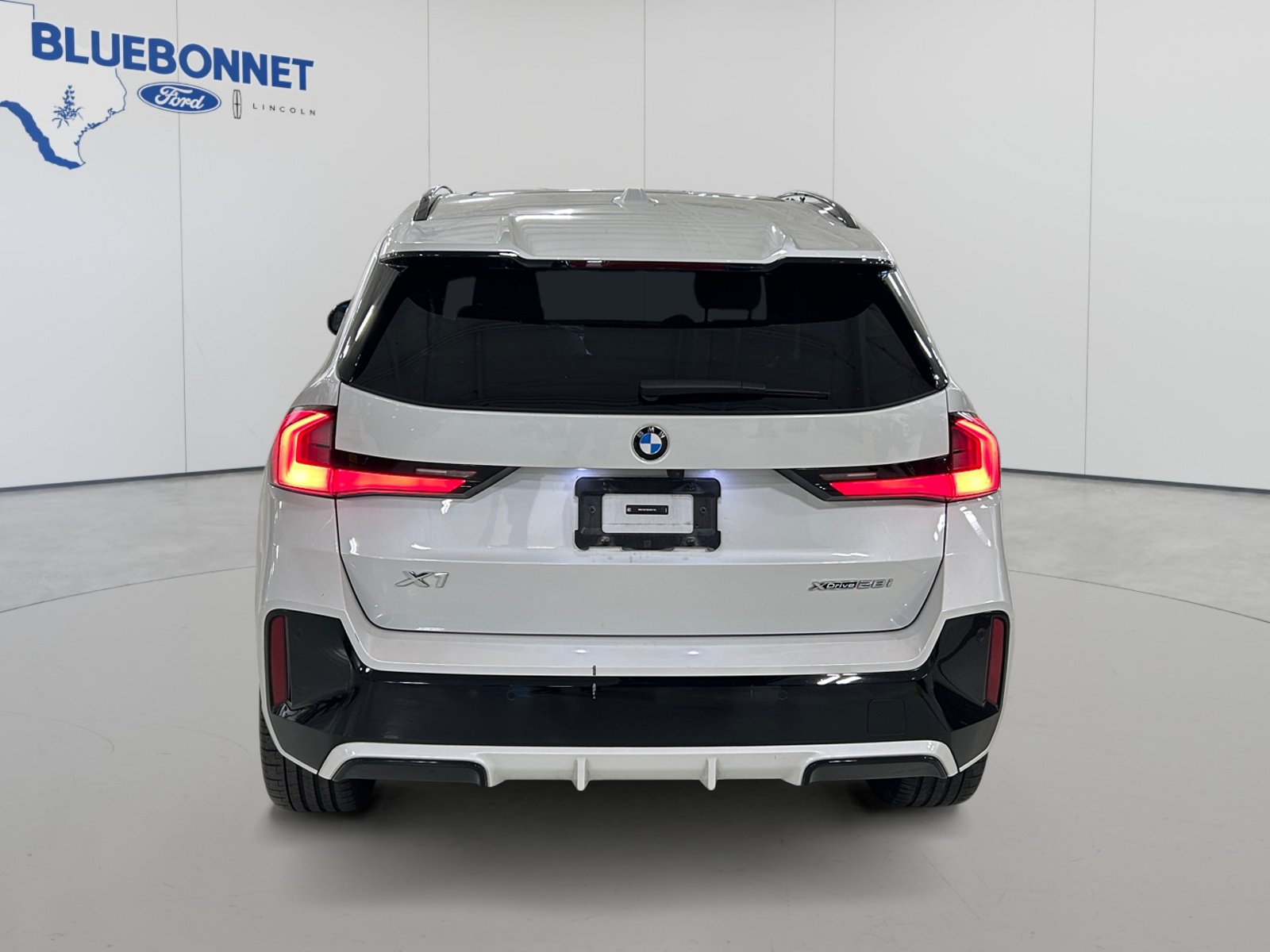 Used 2025 BMW X1 xDrive28i w/ Premium Package AWD/4WD image 5