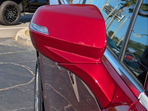 New 2026 Cadillac XT5 Luxury w/ LPO, ONYX Package image 11