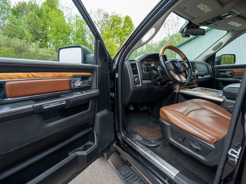 Used 2018 RAM 1500 Laramie Longhorn AWD/4WD image 10
