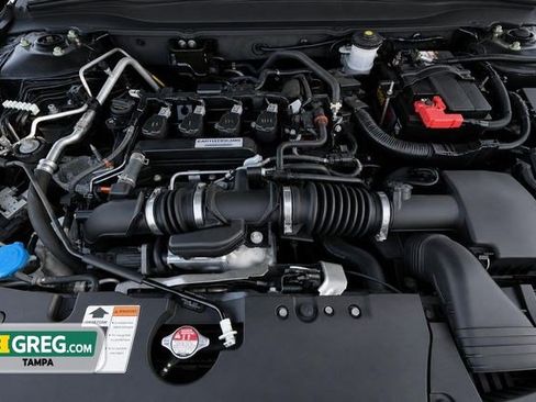 Used 2018 Honda Accord Touring image 14