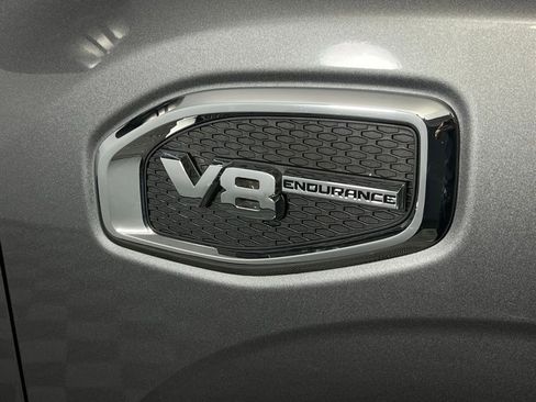 Used 2024 Nissan Titan SV w/ SV Convenience Package image 11