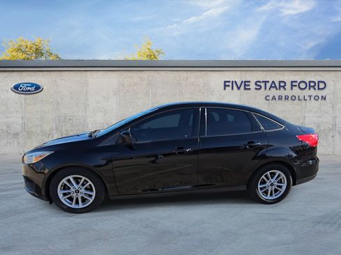Used 2018 Ford Focus SE image 5