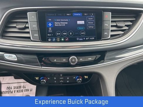 Used 2022 Buick Enclave Essence w/ Experience Buick Package AWD/4WD image 3