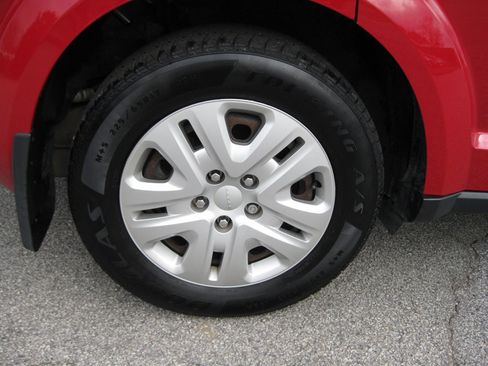 Used 2016 Dodge Journey SE w/ Flexible Seating Group image 9