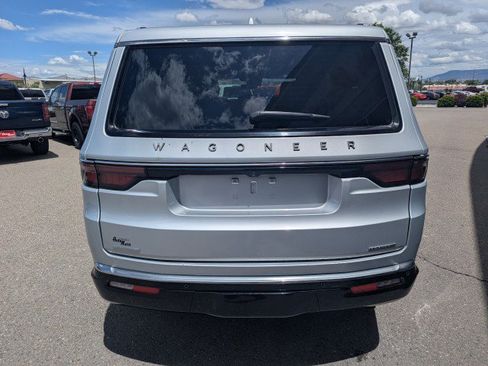 Used 2022 Jeep Wagoneer Series II AWD/4WD image 4