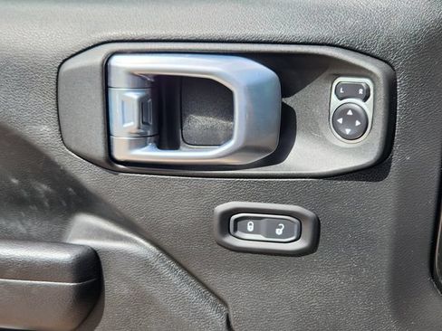 Used 2021 Jeep Wrangler Rubicon AWD/4WD image 11
