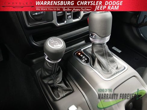 New 2026 Jeep Wrangler Unlimited Sahara AWD/4WD image 23