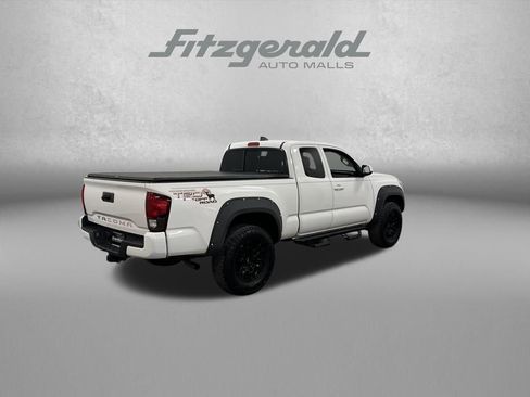 Used 2022 Toyota Tacoma SR w/ SR Convenience Package image 6