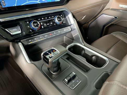 Used 2024 GMC Sierra 1500 Denali w/ Denali Reserve Package image 16