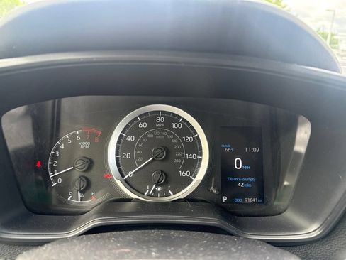 Used 2020 Toyota Corolla LE FWD image 17