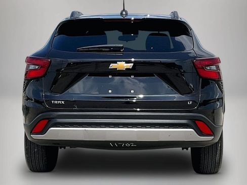 Used 2025 Chevrolet Trax LT FWD image 6