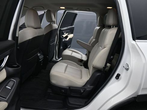 Used 2024 Subaru Ascent Limited AWD/4WD image 16