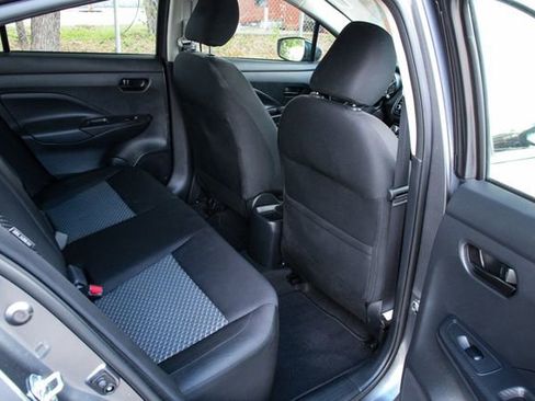 Used 2021 Nissan Versa S image 32