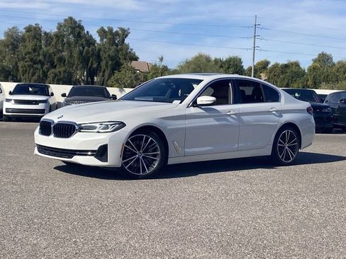 Used 2023 BMW 530i w/ Premium Package image 2