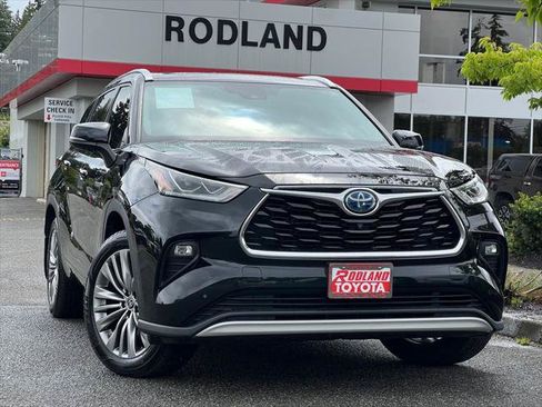 Certified 2021 Toyota Highlander Platinum AWD/4WD image 1