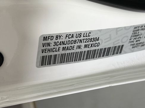 Used 2022 Jeep Compass Trailhawk w/ Trailhawk Convenience Group image 30