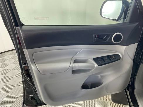 Used 2015 Toyota Tacoma 4x4 Double Cab w/ TRD Sport Package image 16