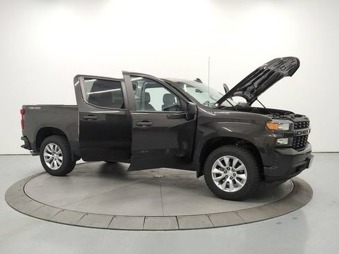 Used 2021 Chevrolet Silverado 1500 Custom AWD/4WD image 9