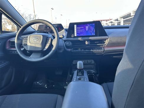 Used 2025 Toyota Prius SE image 16