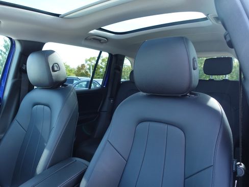 Certified 2022 Mercedes-Benz GLB 250 4MATIC image 13