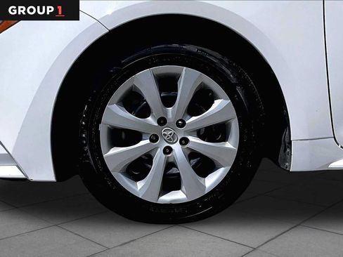 Used 2024 Toyota Corolla LE FWD image 11