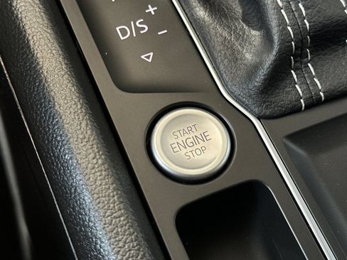 Used 2023 Volkswagen Atlas SE w/ Panoramic Sunroof Package FWD image 23