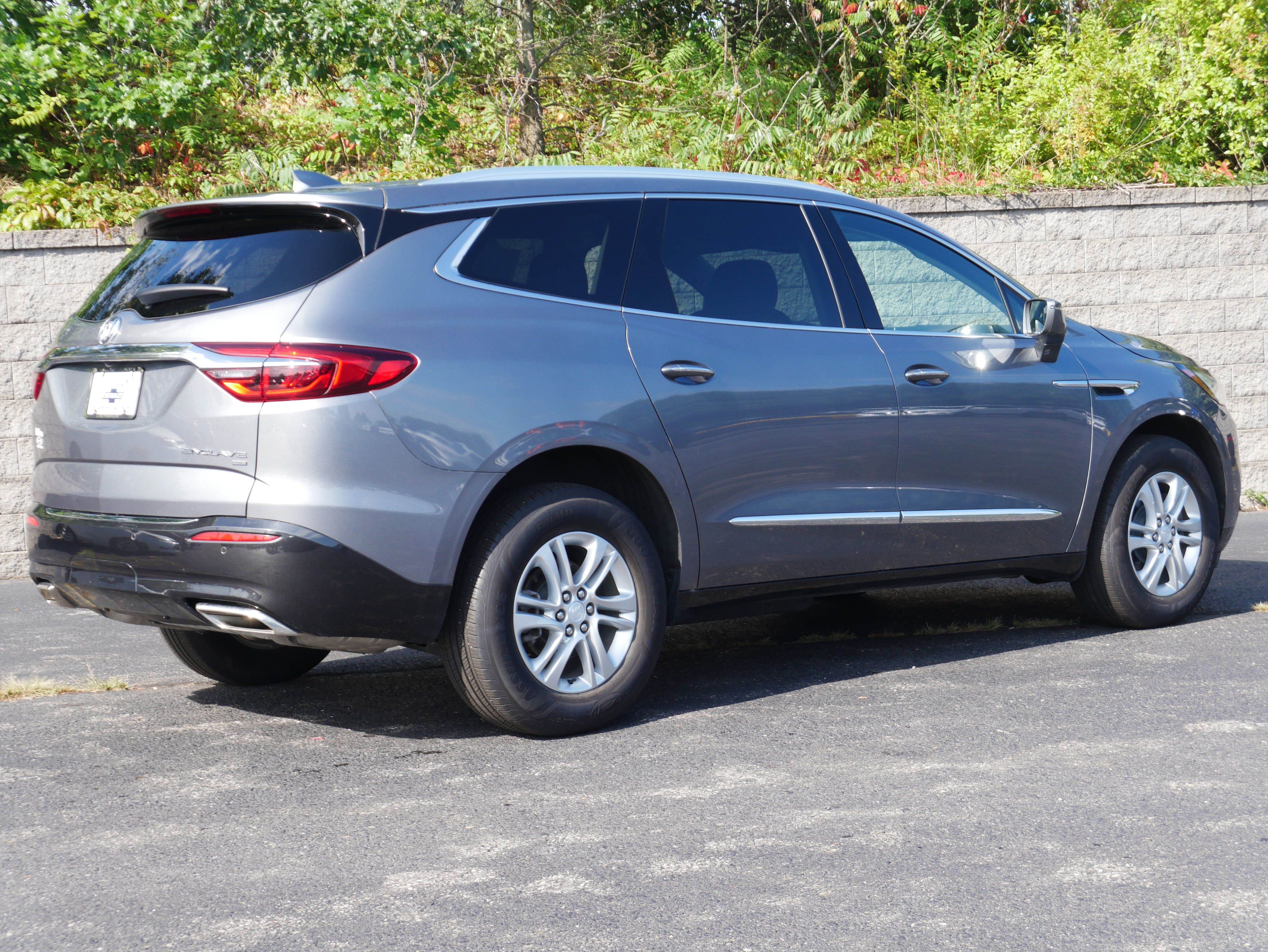 Used 2019 Buick Enclave Essence AWD/4WD image 9