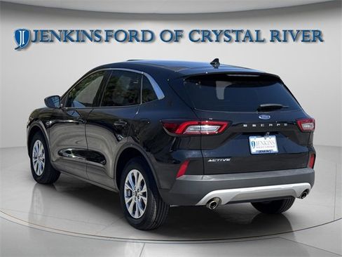 Used 2024 Ford Escape Active image 11