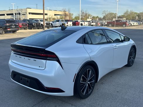 Used 2024 Toyota Prius XLE image 12