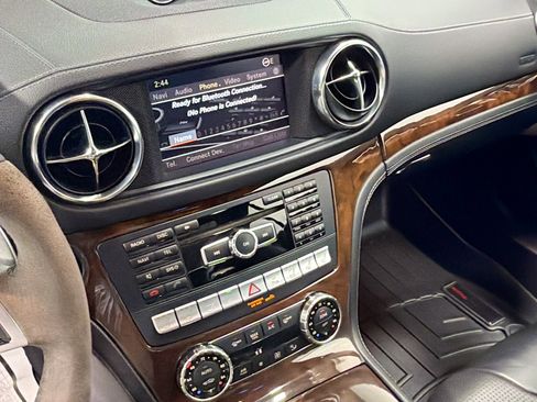 Used 2013 Mercedes-Benz SL 63 AMG image 25