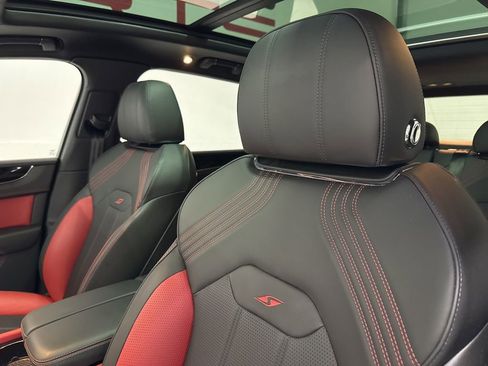Used 2023 Bentley Bentayga image 13