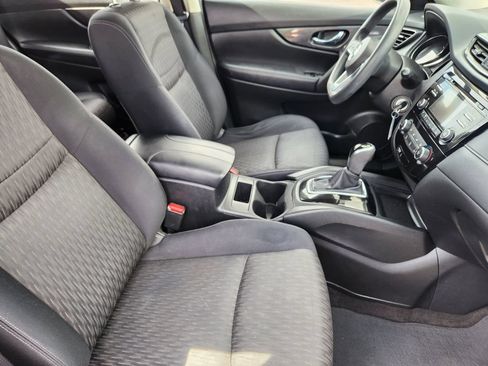 Used 2017 Nissan Rogue S AWD/4WD image 17