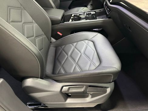 Used 2025 Volkswagen Atlas SE image 64