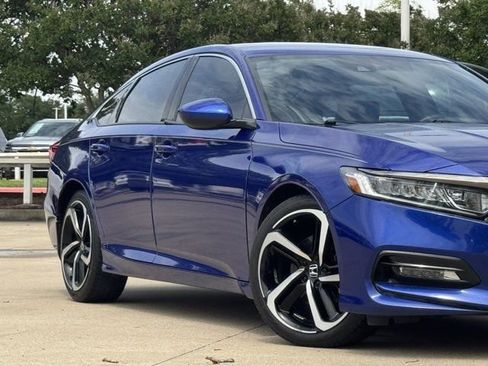Used 2018 Honda Accord Sport image 3