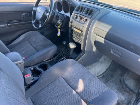Used 2002 Nissan Frontier XE image 12