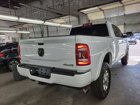 Used 2022 RAM 2500 Laramie AWD/4WD image 3