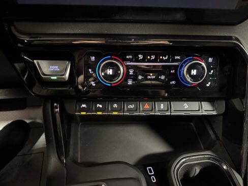 Used 2024 GMC Sierra 1500 AT4 w/ Technology Package image 20