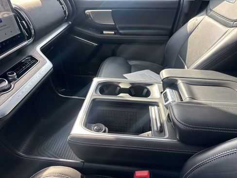 Certified 2025 Ford Expedition Platinum AWD/4WD image 28