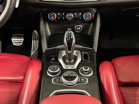 Used 2023 Alfa Romeo Stelvio Sprint AWD/4WD image 13